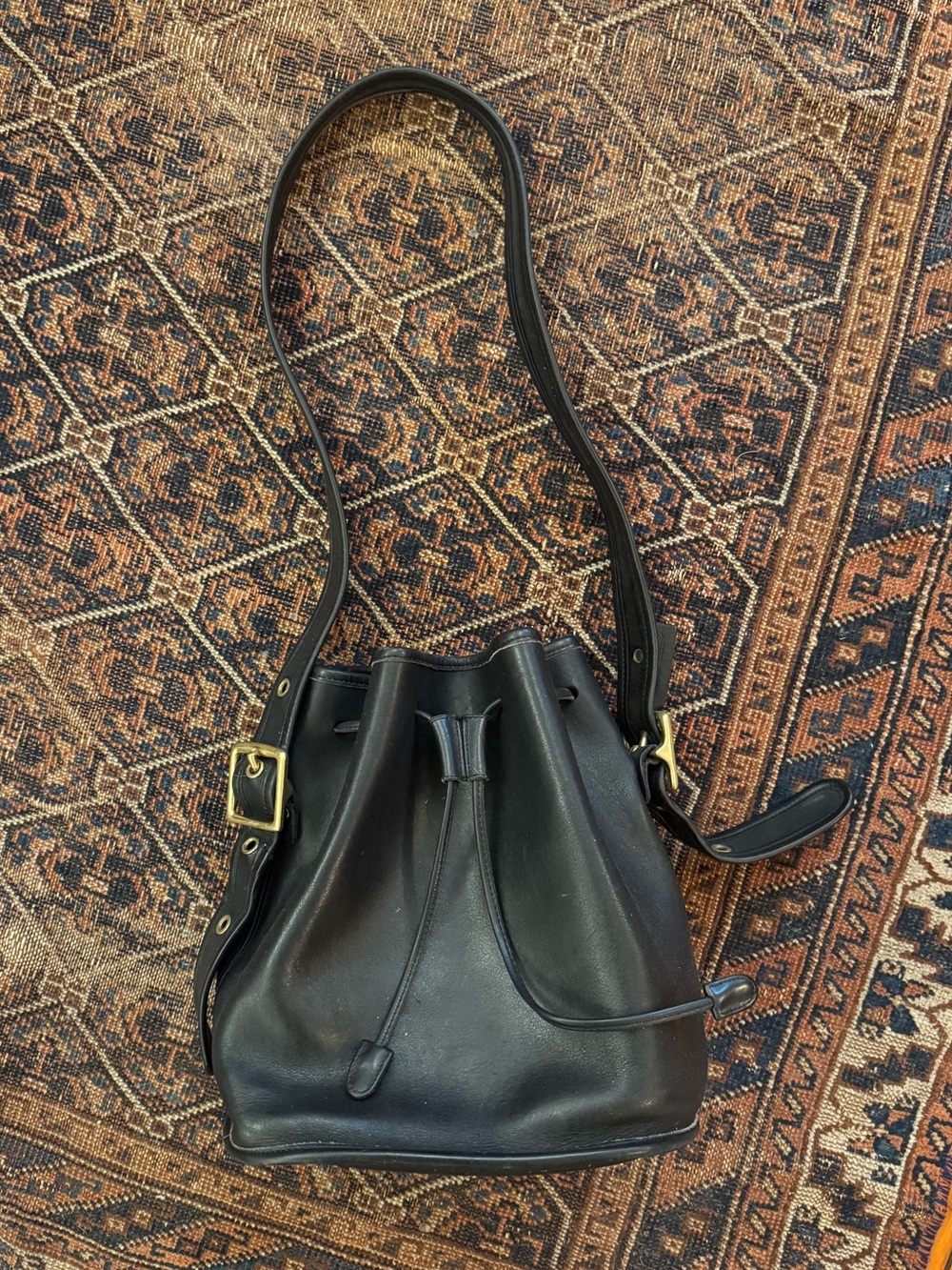 Vintage Coach Bucket Bag with Drawstring #9952 - Picture 2 of 9